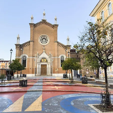 Eclectic In Trendy San Lorenzo * Rome