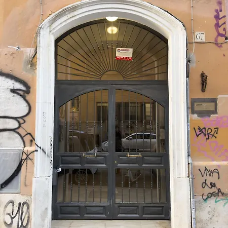 Eclectic In Trendy San Lorenzo *