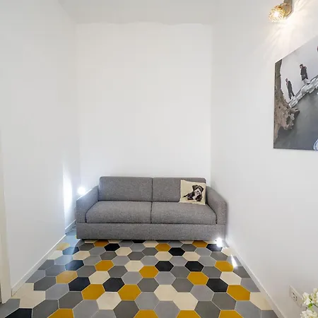Eclectic In Trendy San Lorenzo Apartment *