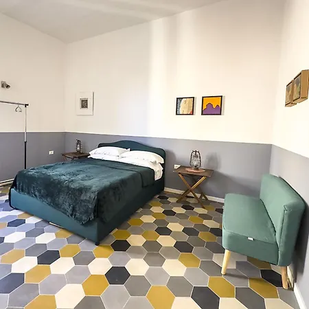 Eclectic In Trendy San Lorenzo Lejlighed *